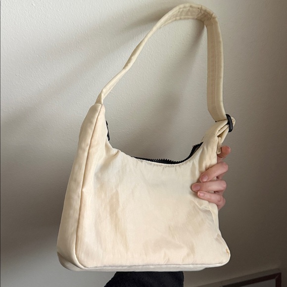 Cream Baggu shoulder bag - Picture 4 of 4